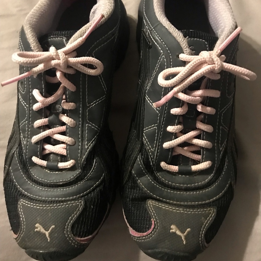 Puma tennis shoes